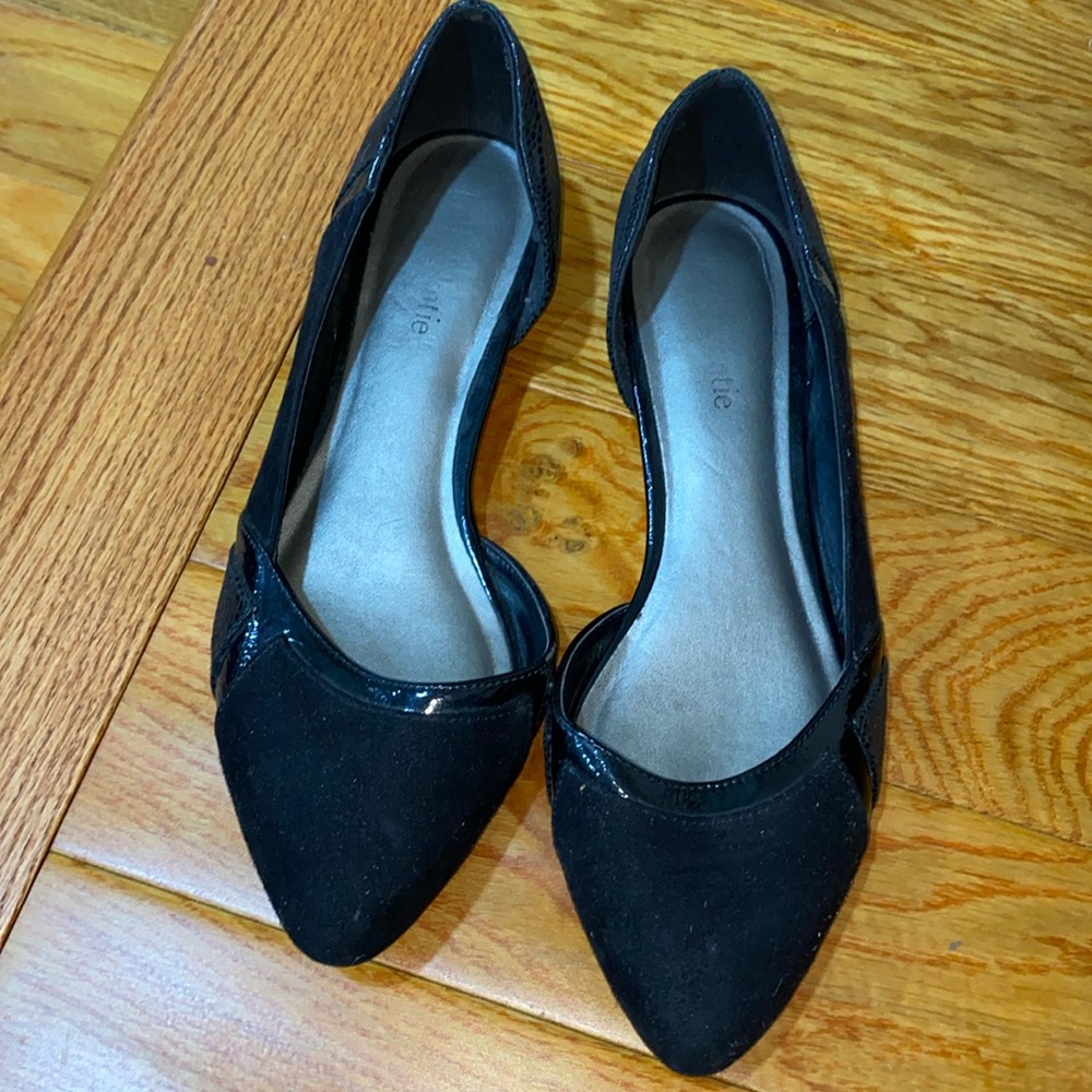 Black flats - Good condition- Size 8